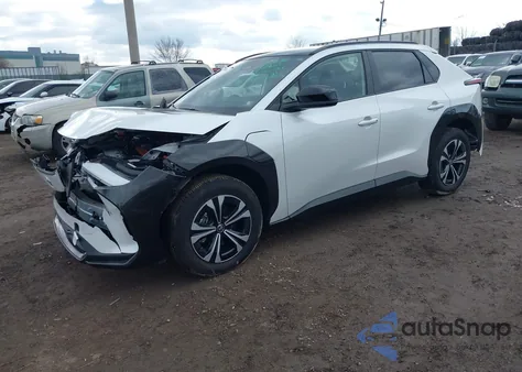 2024 Toyota Bz4X Xle z USA, uszkodzony, nr VIN JTMABACAXRA082562